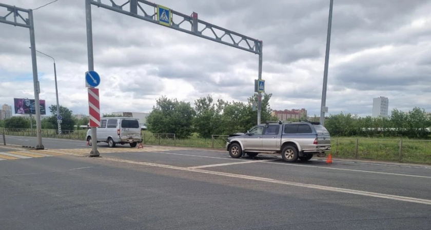 Водитель «Мицубиси» врезался в «ГАЗель» на Загородном шоссе в Оренбурге