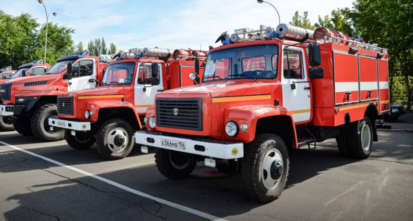 Оренбургские пожарные получили ключи от 6 единиц новой техники