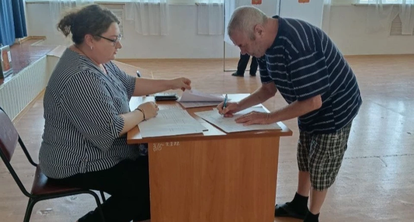 Фото к статье: Жители Курской области проголосовали за губернатора в Оренбуржье