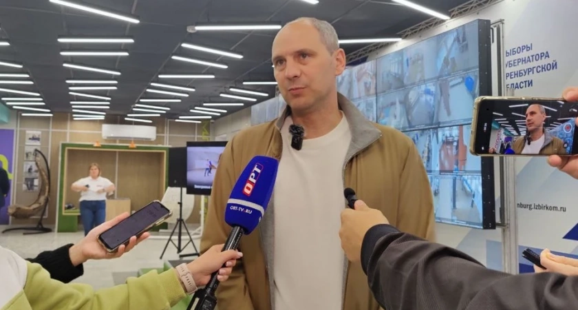 Фото к статье: Паслер ознакомился с работой ЦОН в Оренбурге