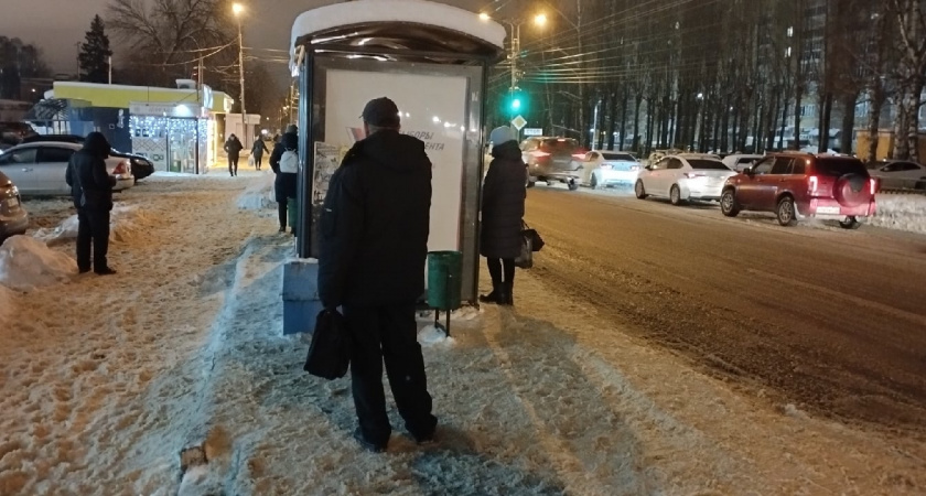 В Орске установили новые автобусные остановки