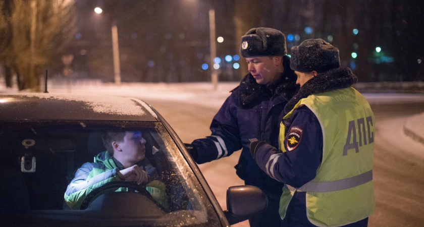 Фото к статье: Медкомиссия в срочном порядке и замена прав: до 1 января ГИБДД будет забирать все авто, попавшие в «чёрный список»