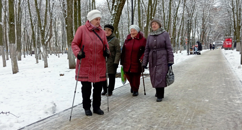 Это полностью запрещено, все. Пенсионеров, доживших до 70 лет, ждут ограничения с 1 января