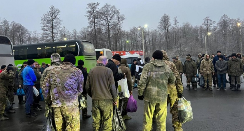 Два оренбуржца возвратились домой из украинского плена накануне Нового года