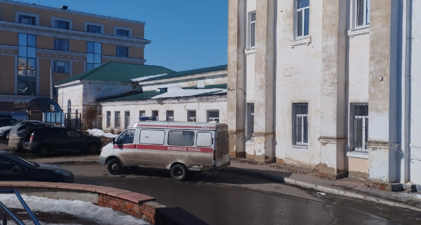 В Оренбуржье двое детей попали в больницу из-за отравления таблетками