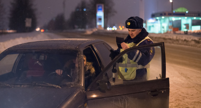 В феврале водителей ждут штрафы за шильдик на авто – кого затронет