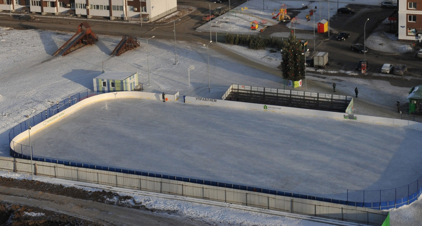 Каток на стадионе «Оренбург» вновь принимает посетителей