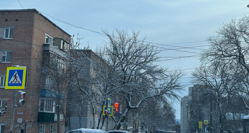 В Оренбургской области скорая помощь столкнулась с легковым автомобилем 
