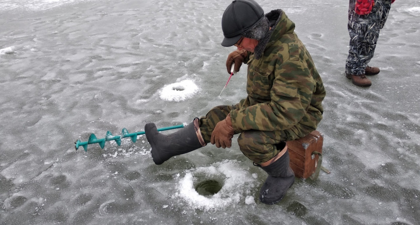 Рыбакам "пора на выход": штраф 500 тысяч с февраля – снасти придется убрать на чердак