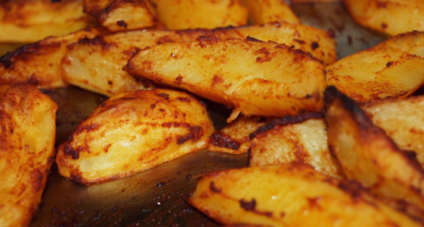 Только не масло: вот на чем жарю картошечку до хрустящей корочки — метод трех ложек