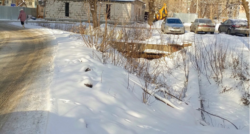 Жители Овчинного городка жалуются на опасную дорогу 