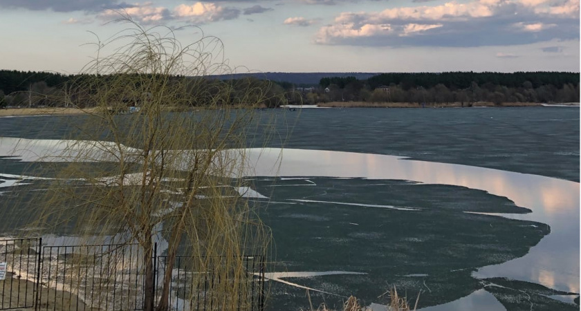 Спасатели выручили рыбака на Ириклинском водохранилище