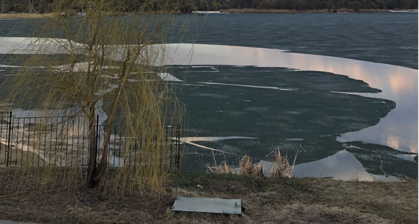 В связи с повышением уровня воды в Оренбуржье введён строгий запрет на любые выезды на лёд