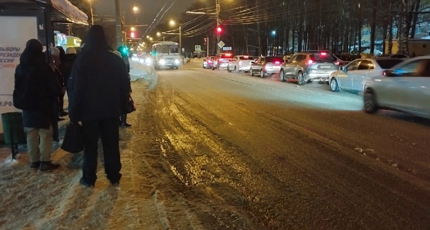 Фото к статье: Следственный комитет требует проверки безопасности общественного транспорта