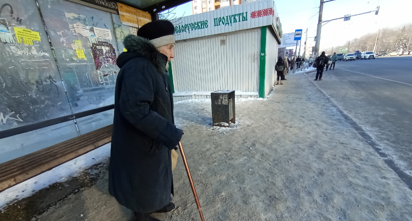 Указ принят тихо: российским пенсионерам запретили оплачивать автобус, таблетки и ЖКХ с 15 марта