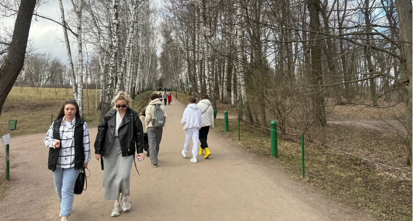 Фото к статье: Выходные перенесли: в майские праздники внесли изменения из-за обстановки в стране        