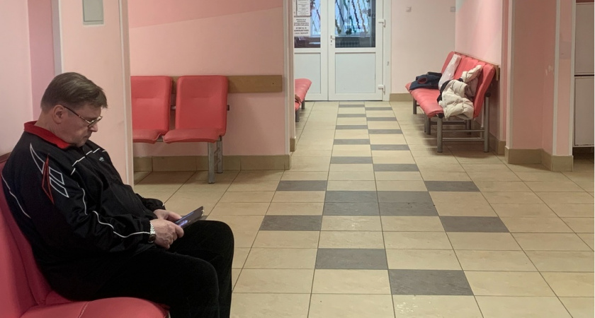 Фото к статье: Пожилые жители Оренбуржья учатся пользоваться компьютерами