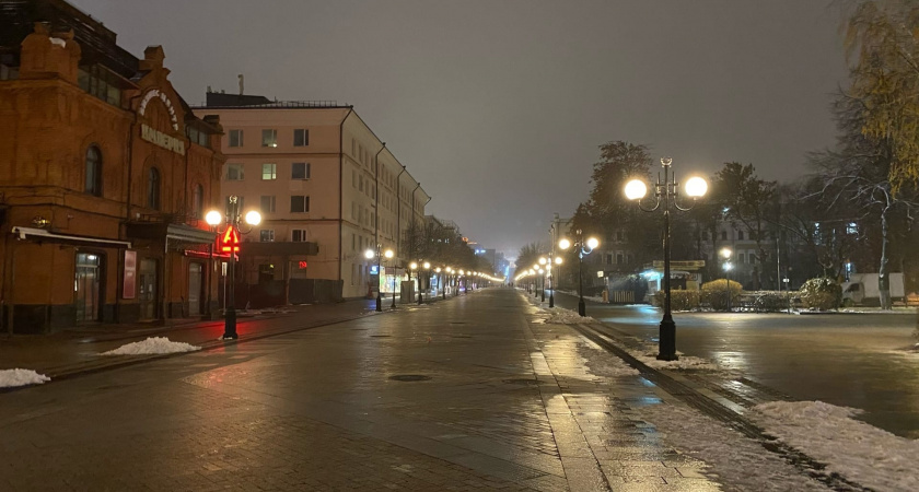 В Оренбурге продолжаются весенние работы по благоустройству 