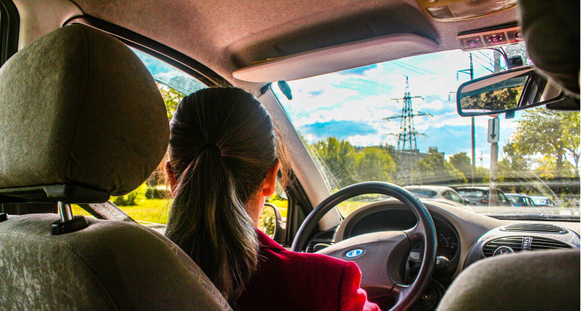 Водители стучат по рулю от ярости: теперь начали штрафовать за подголовники. Важное нововведение