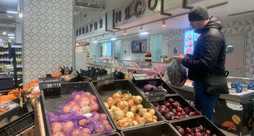 В Оренбуржье за неделю выросли цены на лук и курицу