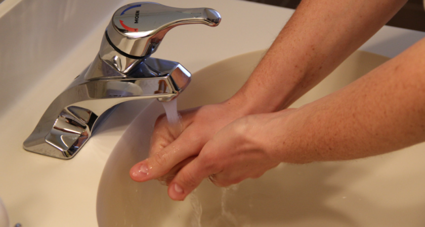 Заливаю в слив 1 стакан — и засор улетает моментально: делаю так каждый месяц — теперь никаких проблем с вантузом 