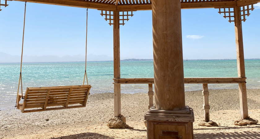 Самый необитаемый пляж Черного моря: ни толпы людей, ни нашествия медуз – честный отзыв туристки из РФ 