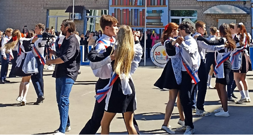 В Оренбурге на площади Ленина состоялся праздник выпускников