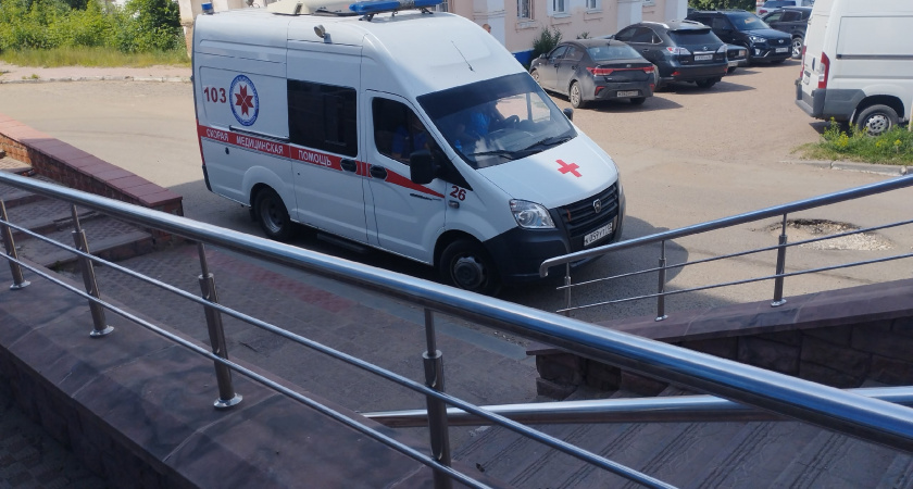 Трехлетняя девочка выпала из окна пятого этажа в Оренбурге