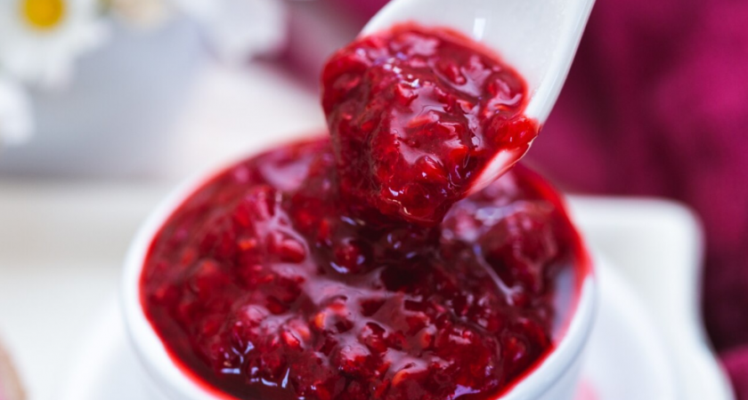 Варенье-трёхминутка из малины — густое, как конфитюр: мало сахара и никакой возни — варю каждое лето