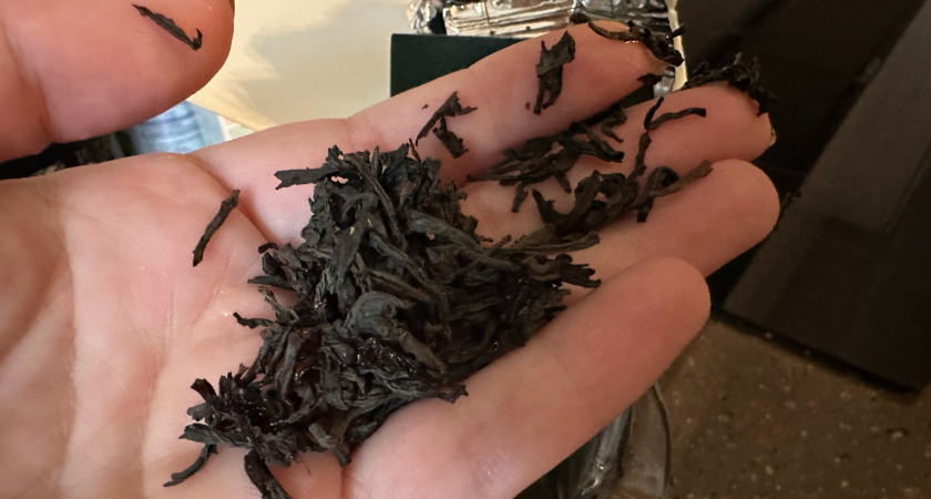 Хуже сотни сигарет: популярный среди россиян чай оказался вредным