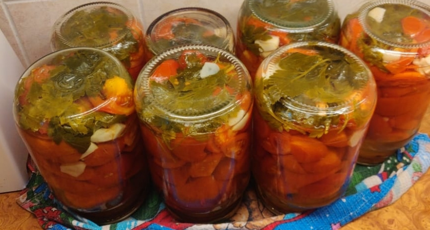 Помидоры "по-фински" на зиму - как свежие: даже рассол выпиваем за раз, вместо компота 