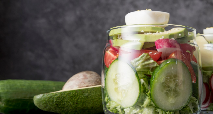 Перезревшие огурцы больше не выбрасываю: делаю из них обалденную закуску - за зиму съедаем по 30 банок 