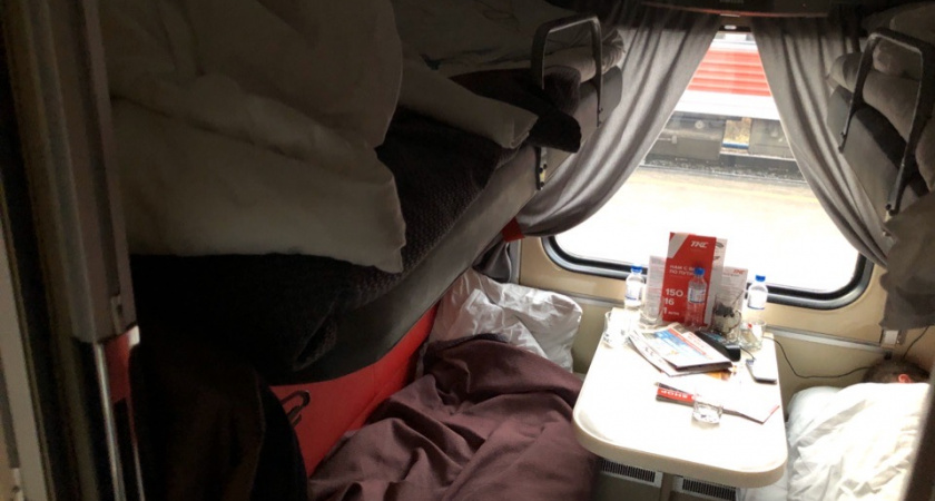 "Будьте начеку": Проводники РЖД рассказали, как ушлые пассажиры ухитряются воровать чужие вещи в плацкарте 