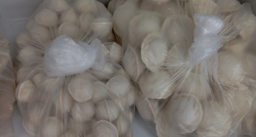 Спасибо соседке за рецепт: теперь пельмени теперь у меня не лопаются во время варки, а тесто тонкое и эластичное