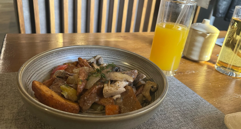 Сходил в ресторан в белорусской провинции: цены и сервис удивили, в России такое просто не встретишь — честный отзыв