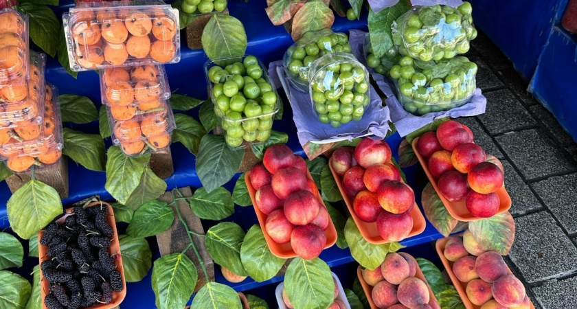 Почему некоторые фрукты и овощи на рынке без запаха и вкуса? Продавцы честно признались, в чем дело