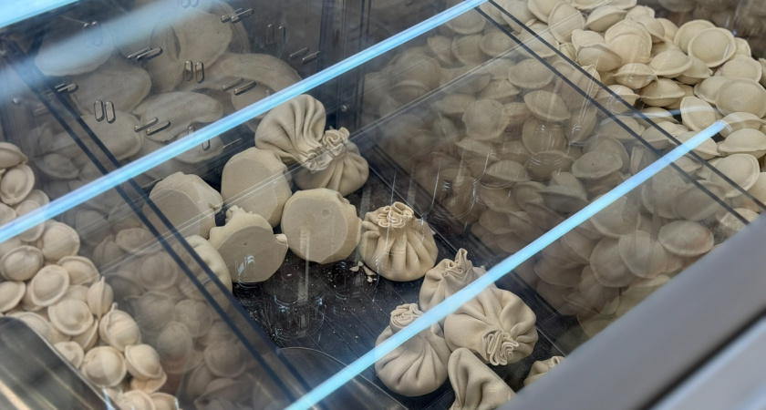 Не варю и не запекаю: продавец пельменей научил готовить их по-другому, и вкус теперь в разы лучше — друзья просят рецепт