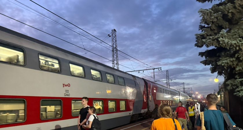 Один плюс и много минусов. Думали, что двухэтажный поезд - шаг в будущее, но реальность сильно разочаровала