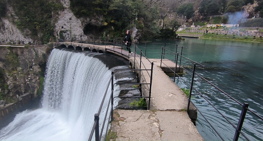 "Это разруха для ценителей": турист из РФ оставил честный отзыв об отдыхе в Абхазии - лучшие заброшки старой Гагры