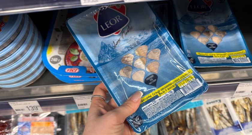 Зашел в обычный турецкий магазин и засиял от счастья, внутри были продукты из России и даже селедка: что в нем продается и сколько стоит