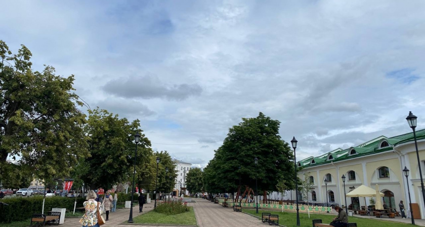 Орск украсили в цвета сербского флага к празднованию Дня города