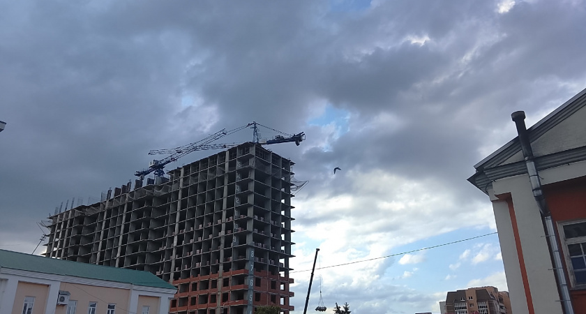 В Оренбургской области одну многоэтажку строят примерно за год