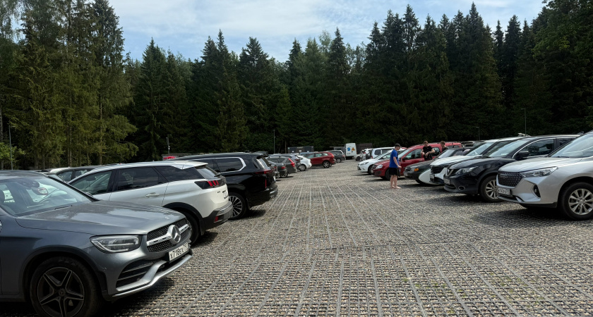 Привез свой двух летний Москвич-3 на оценку: пробег 47 000, 1 владелец, вся в родне - выяснил, сколько мне дадут за нашего "китайца"