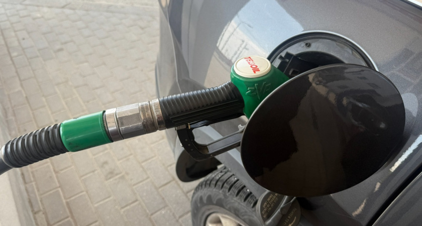 Почему не следует заправлять полный бак автомобиля