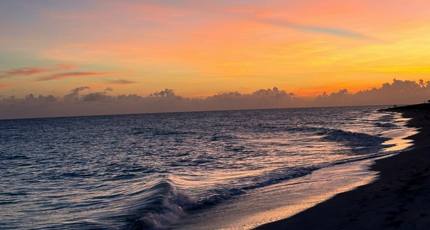 В каким местах на крымском побережье вода остаётся тёплой до середины октября