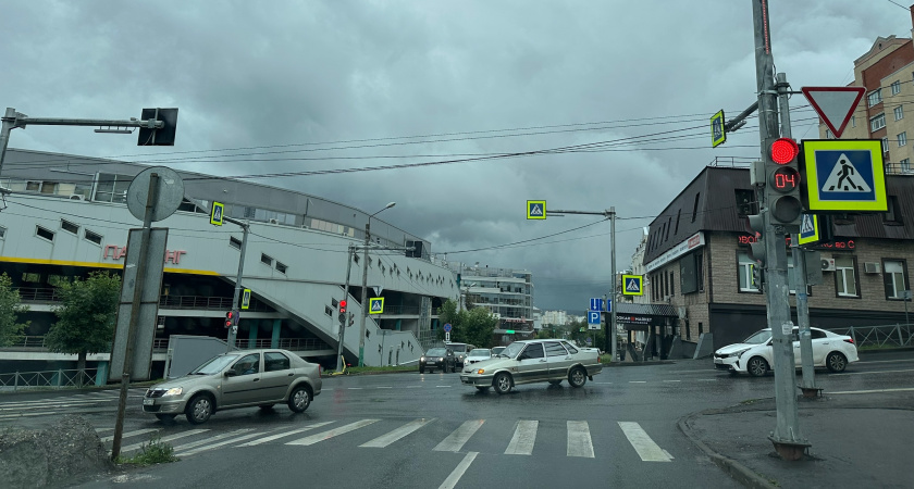 Два нефтевоза столкнулись на трассе под Оренбургом