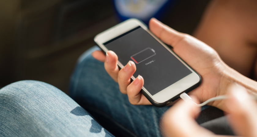 Какую опасность заключает в себе использование смартфона во время зарядки