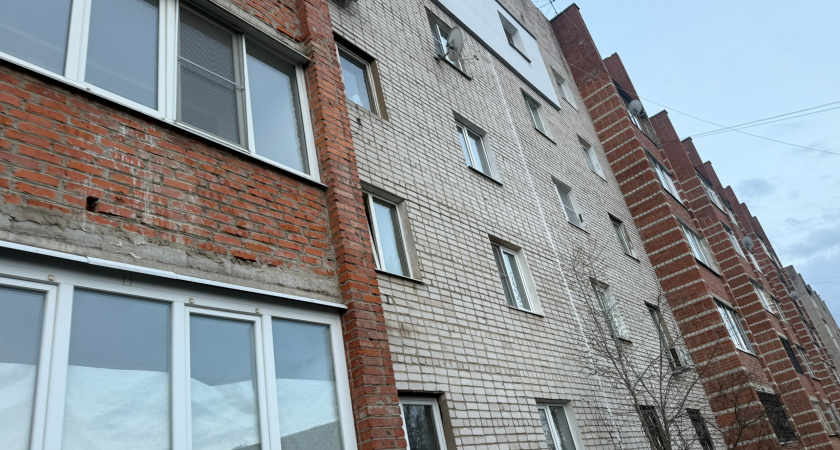 В Медногорске управляющая компания взялась за ремонт крыши