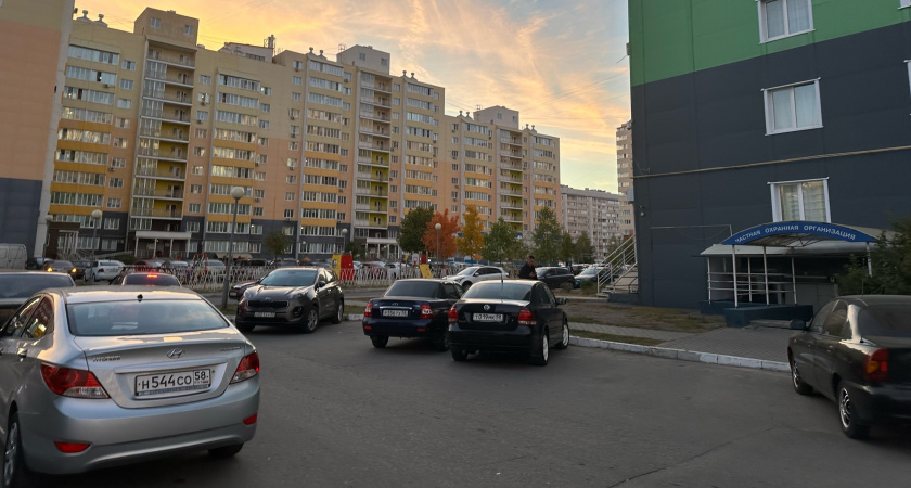 Верховный суд дал разъяснения по поводу того, кто имеет первостепенное право на парковочное место во дворе многоквартирного дома