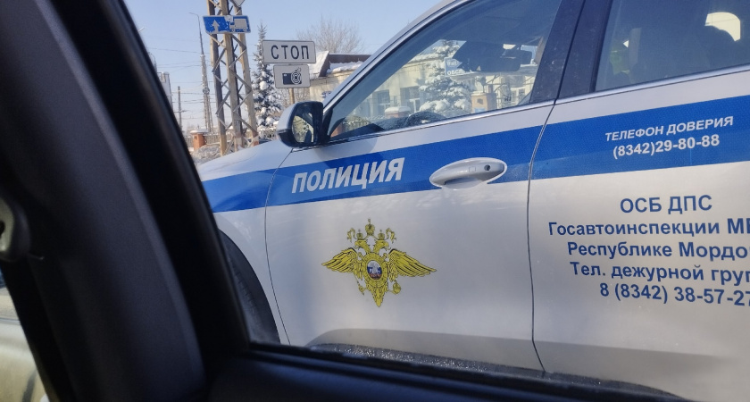 Что следует делать, если инспектор ДПС унес ваши документы в машину и долго не возвращается